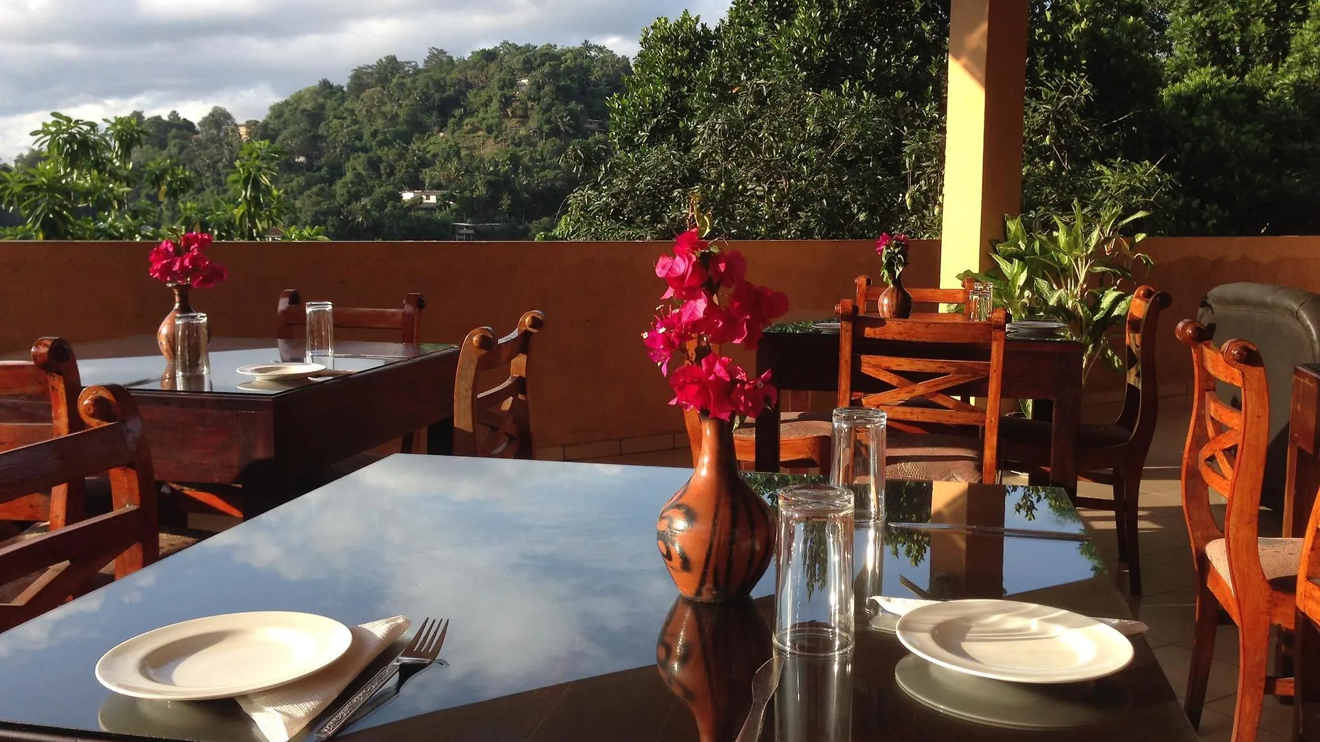 Kandy View Hotel 2*,  Σρι Λάνκα